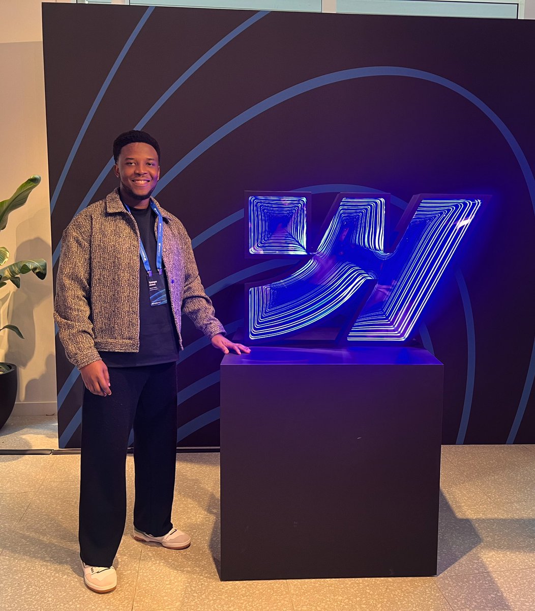 TolumenDesign's tweet image. Warra day #WebflowConf