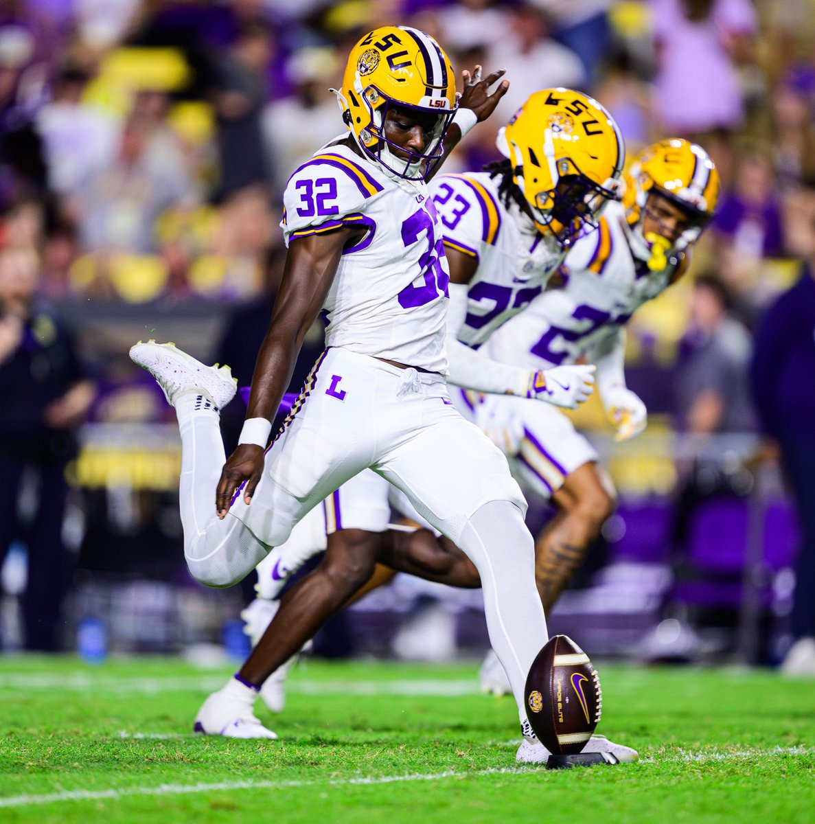 Aeron “Bigfoot” Burrell tweet media