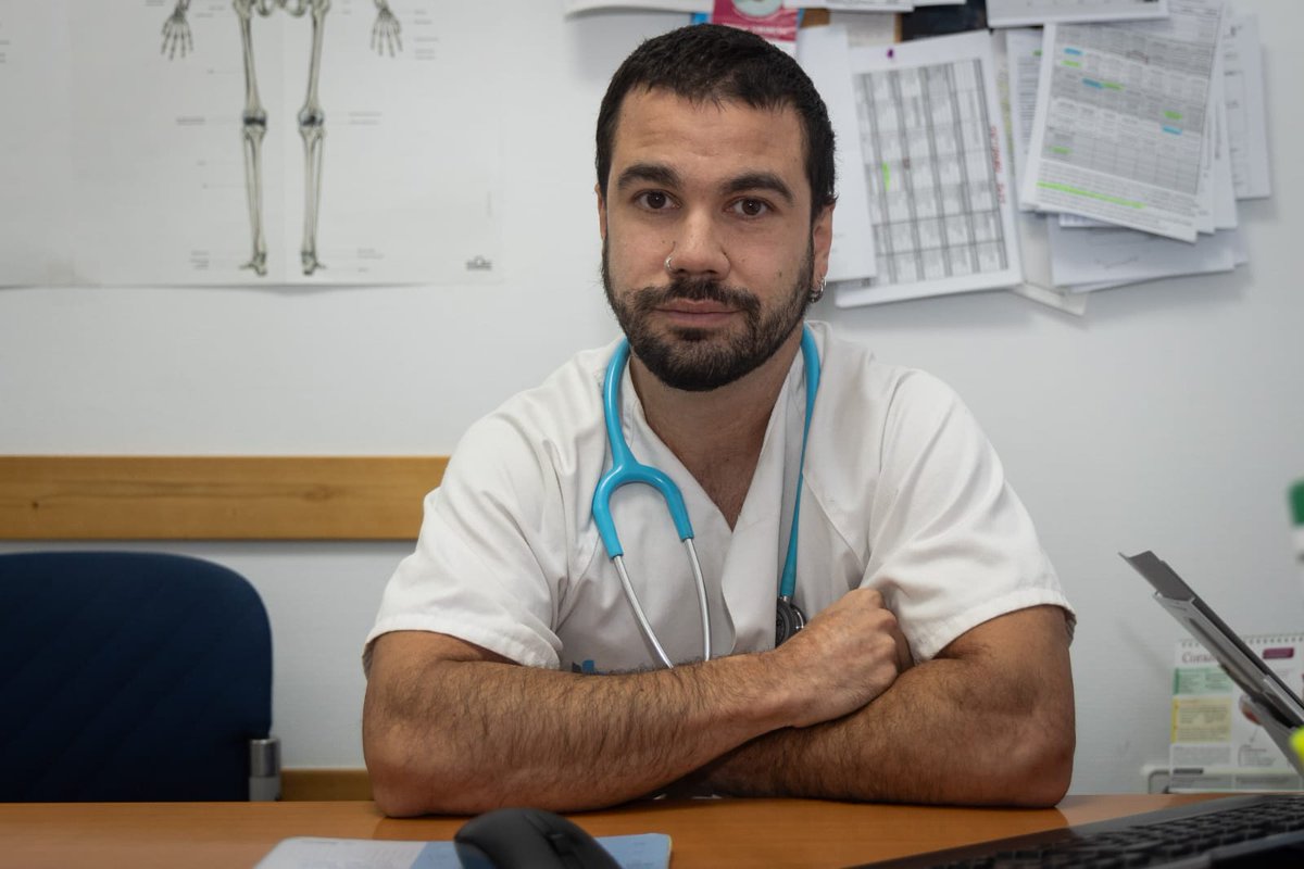 ⏳"Me he dado cuenta de que nunca había vivido, he empezado a vivir a partir de un proceso terrible". <a href="/GonziCM/">Gonzalocalderonmartinez</a> nos presenta "Guía del paciente oncológico"

📻 @LaTardeMarilo  🎙️ <a href="/MariloMaldonado/">Mariló Maldonado Lasso de la Vega</a> 

Escúchalo aquí ▶️⬇️

canalsur.es/multimedia.htm…