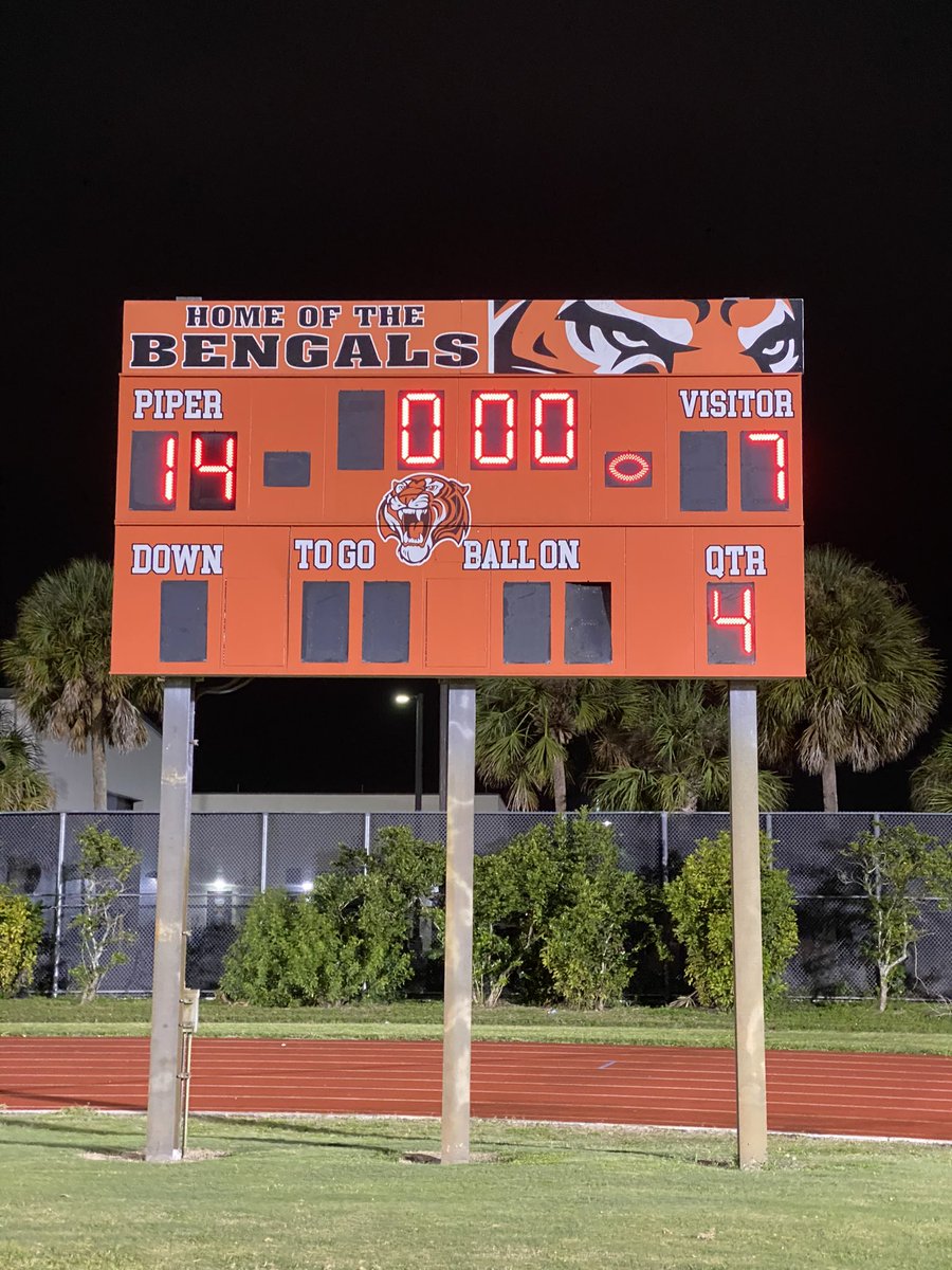 The South Florida High School Sports Radio Show powered by <a href="/UHealthSports/">Sports Med Institute</a> Tonight (8-10) on @560WQAM – The biggest story in south Florida school football has been unbeaten Sunrise Piper. Senior quarterback Christian Mata joins the program at 8:25. <a href="/CoachShort53/">Quentin Short</a> <a href="/piperprincipal/">Principal Hautigan</a>