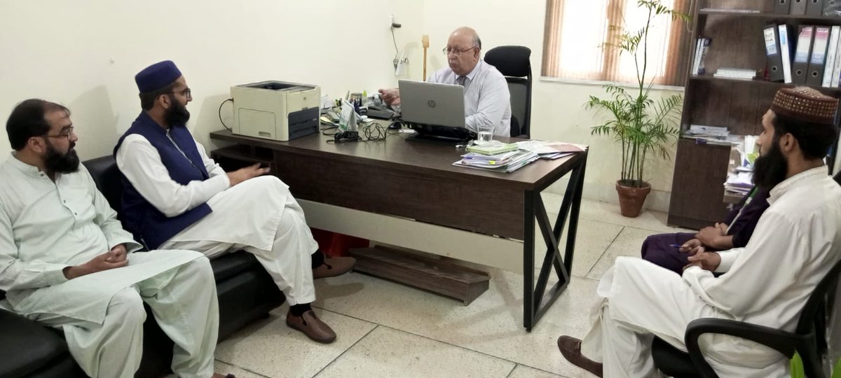 rahmat_trust's tweet photo. The Al-Hamd Shariah advisory team conducted a monitoring visit to the Ch. Rahmat Ali Memorial Trust. They appreciated the hospital's patient welfare activities and utilization of zakat for the needy community. 

#ChaudhryRahmatAli #RahmatTrust #rahmathospital  #alhamdshariah https://t.co/axewbarrCh