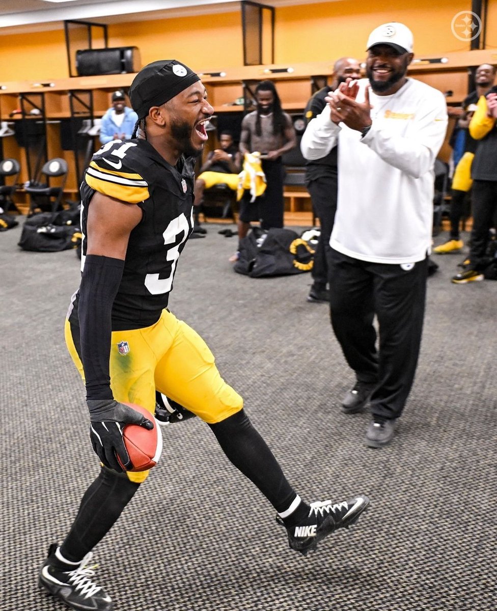 Love seeing rookie UDFA Beanie Bishop getting that game ball. Look how happy Mike Tomlin is. #Steelers #NFL