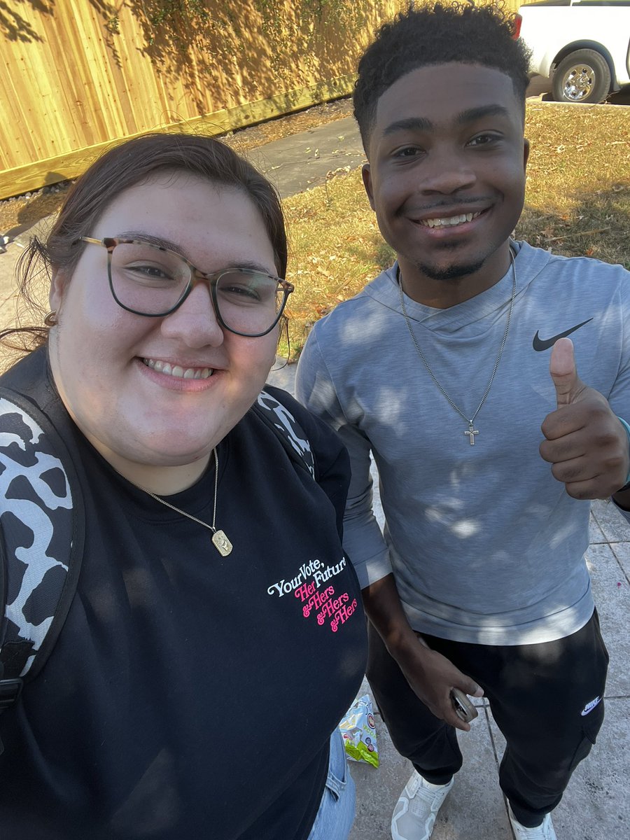 0liviajulianna's tweet photo. We’ve been standing in line to vote for over 20 minutes and aren’t even close to the door here in Harris county. 

Ready to vote for Colin Allred and Kamala Harris! 🗳️✅💜

@JoshuaRMartin https://t.co/7Z0YfrxgjG