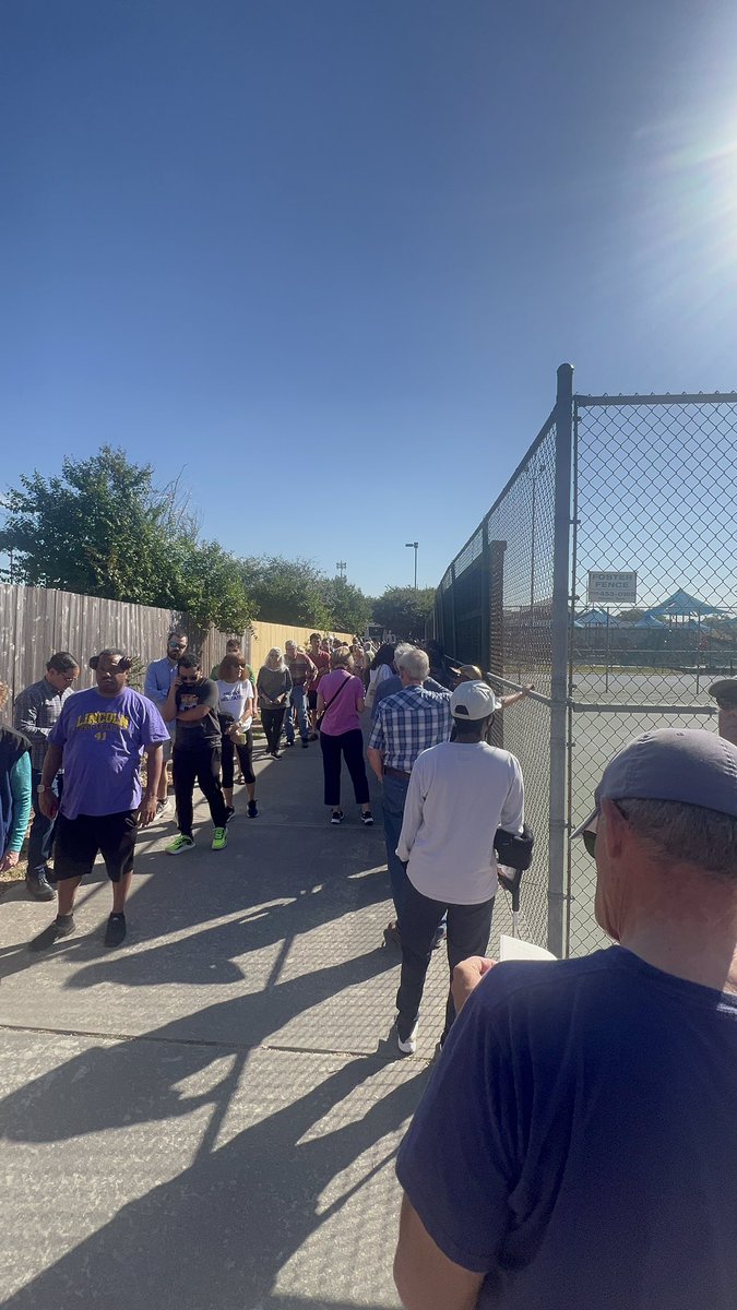 0liviajulianna's tweet photo. We’ve been standing in line to vote for over 20 minutes and aren’t even close to the door here in Harris county. 

Ready to vote for Colin Allred and Kamala Harris! 🗳️✅💜

@JoshuaRMartin https://t.co/7Z0YfrxgjG