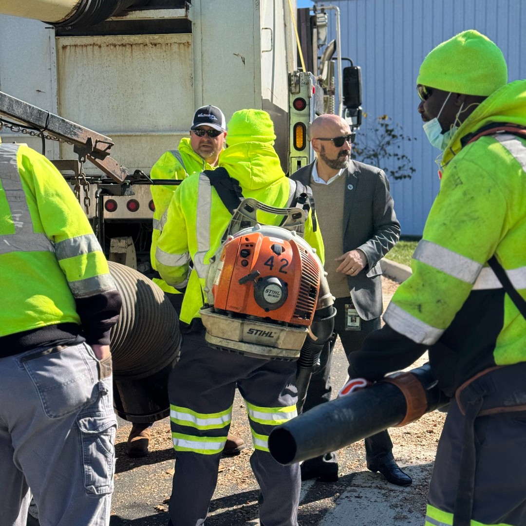 This week on the Rouss Review, we went live on location to see leaf collection in action!

🎧 Apple Podcasts: podcasts.apple.com/us/podcast/the…
🎧 Spotify: open.spotify.com/show/6BYanjKi6…...
🎧 Direct from the City's Website: winchesterva.gov/rouss-review