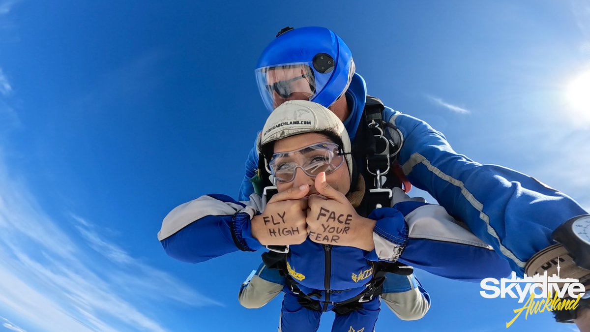 em_potato_'s tweet image. Because someone told me it takes a special kind of craziness level to jump out of a plane “SO I DID IT”🪂✈️