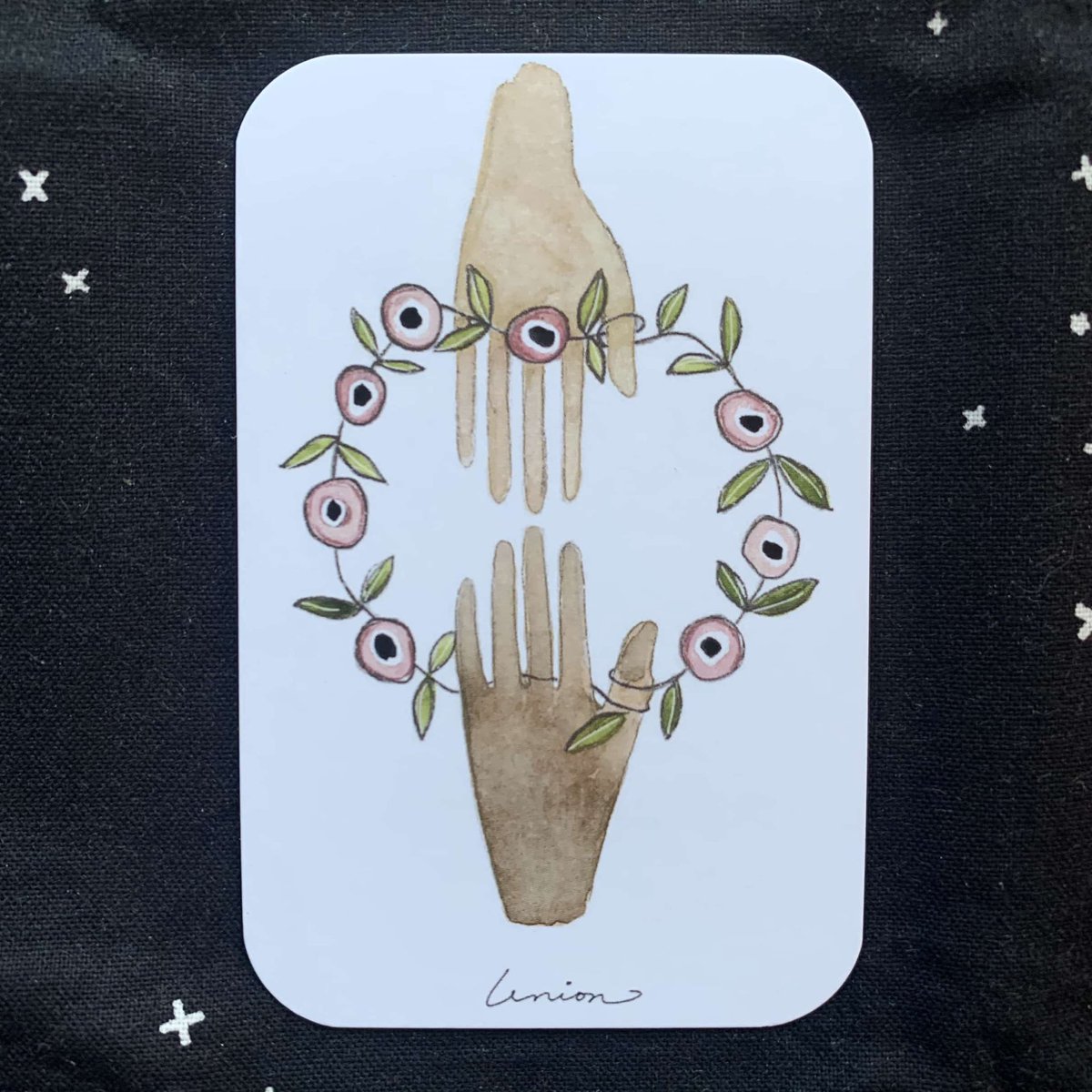 TarotByGraham's tweet image. Card of the Day: Union
Think about those in your "inner circle" - those closest to you. Family, friends, partners, etc. Are you taking anyone for granted at the moment? Reach out - they may need you.
#tarotbygraham #tarot #oraclereading #rootsandwingsoracledeck #cardoftheday