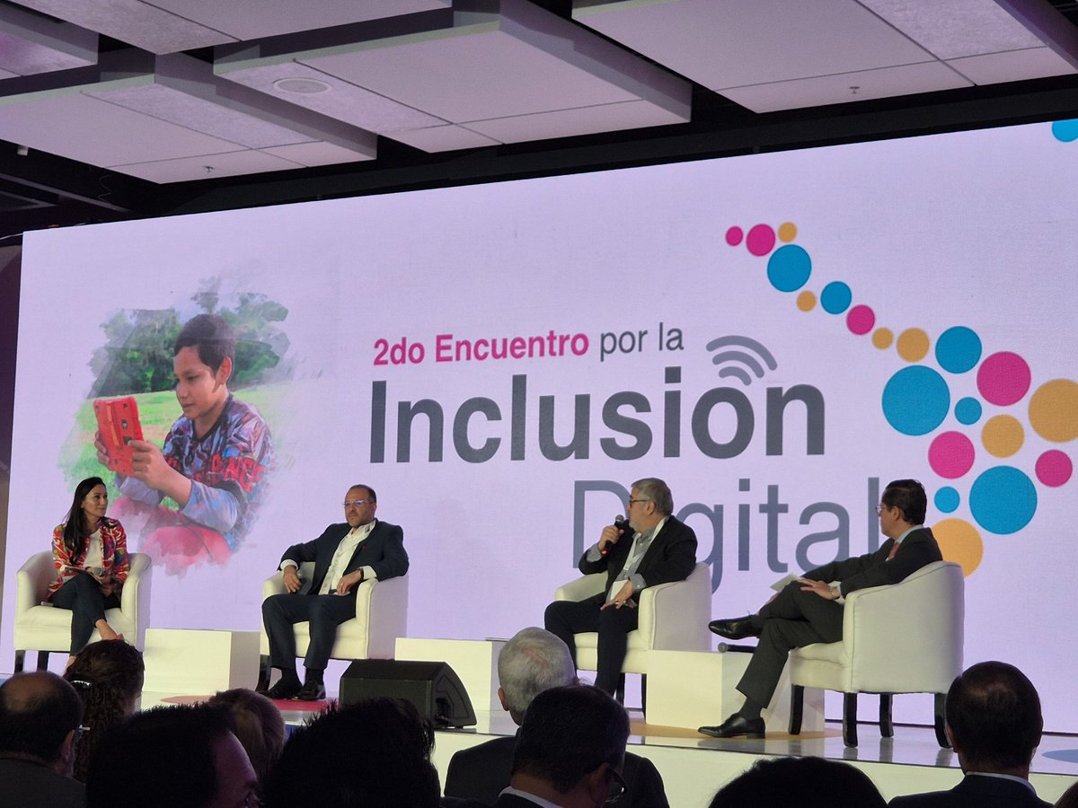 Lore_2302's tweet photo. "La pertinencia y la calidad del (de los) producto(s) digital(es) son claves para el desarrollo productivo del tejido empresarial" - Juan Elorza.

@AgendaCAF 💚💙 https://t.co/Y4BkkVwBQO