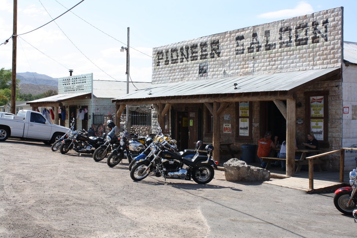 found some pics from my ~2010 motorcycle trip through the Mojave