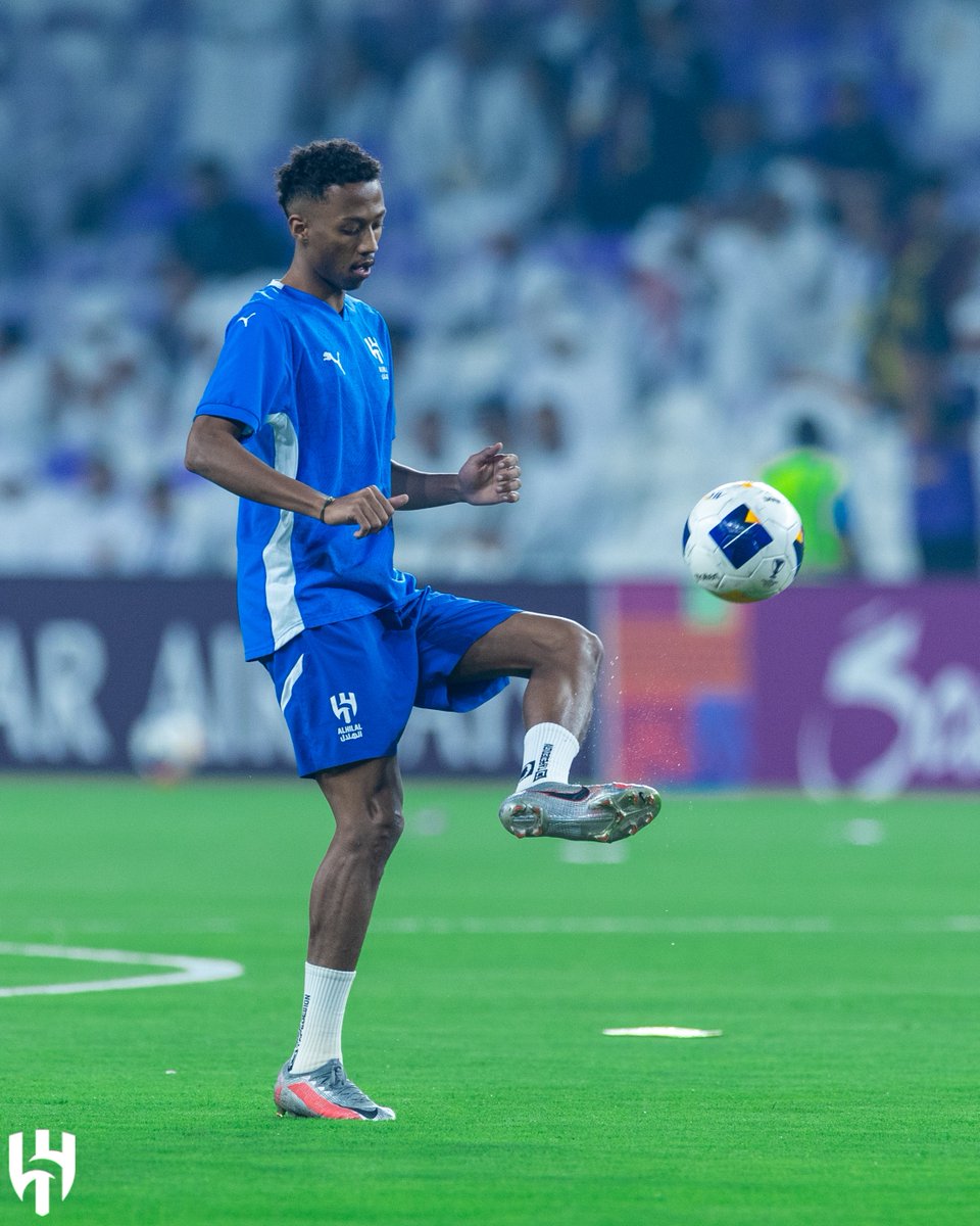 Alhilal_EN's tweet photo. The final touches ⚽️ https://t.co/6VWfEoubuW