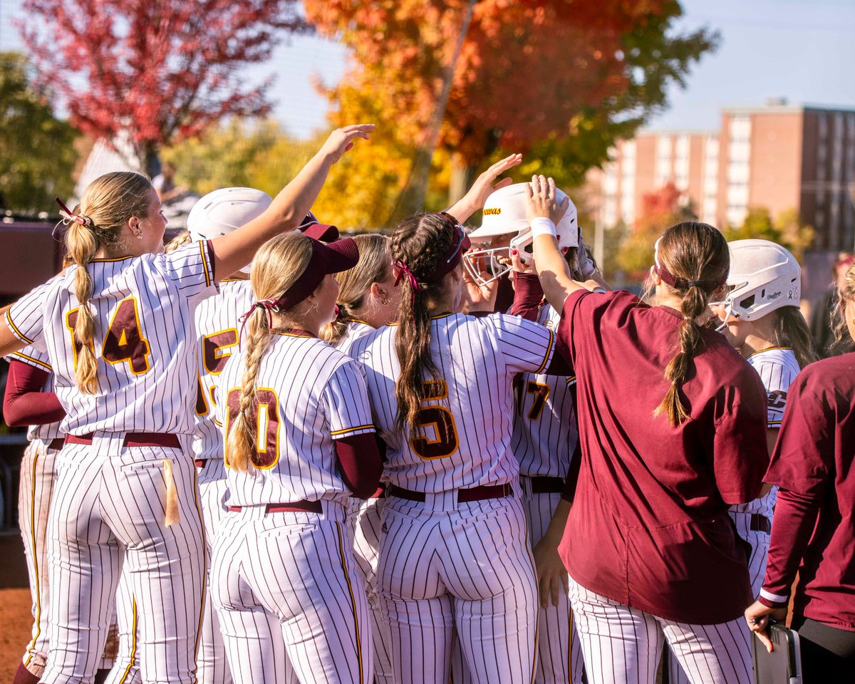 CMUSoftball's tweet photo. No better place than MJS in the fall 🍁🍂

#FireUpChips🔥⬆️🥎 | @NCAASoftball https://t.co/lY82E48B1D