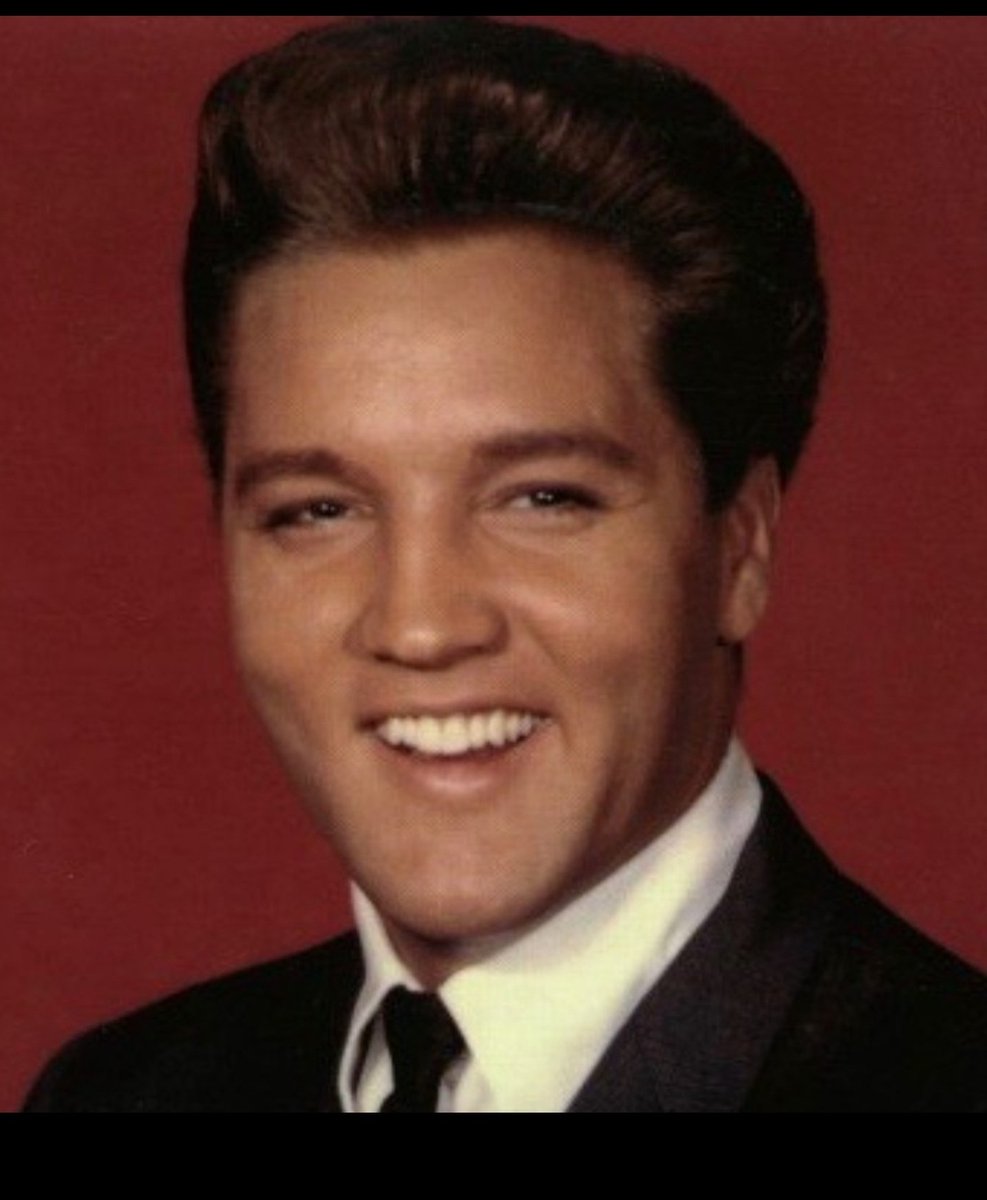 Happy New Week ⚡️
Follow That Dream 💖