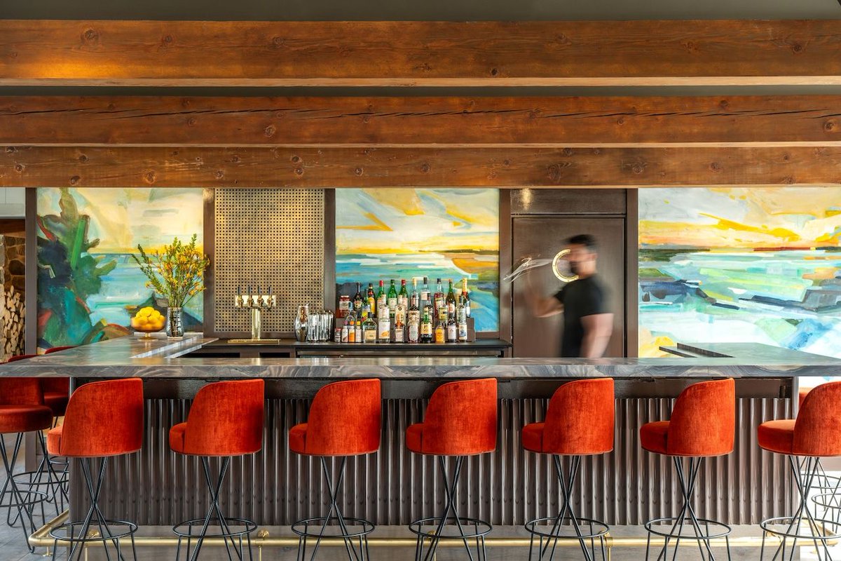 PetoskeyArea's tweet image. Great little stop along the Tunnel of Trees scenic route in Harbor Springs with a Fireplace Lounge that is open to the public for cocktails and small bites. Click the link for the full details!
buff.ly/3UdVRKI 

#TunnelofTrees #PureMichigan