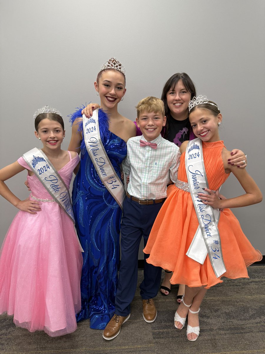 thedanceavenue's tweet photo. This weekend, 4 of our TDA dancers got to pass down their titles with Dance Masters of Mid-America, Chapter 34. 

We are so proud of each of them and how they represented DMMA Chapter 34 as well as TDA and themselves. 

Congratulations to Emma, Preston, Madison and Brooklyn! https://t.co/lZ9P4vSz8N