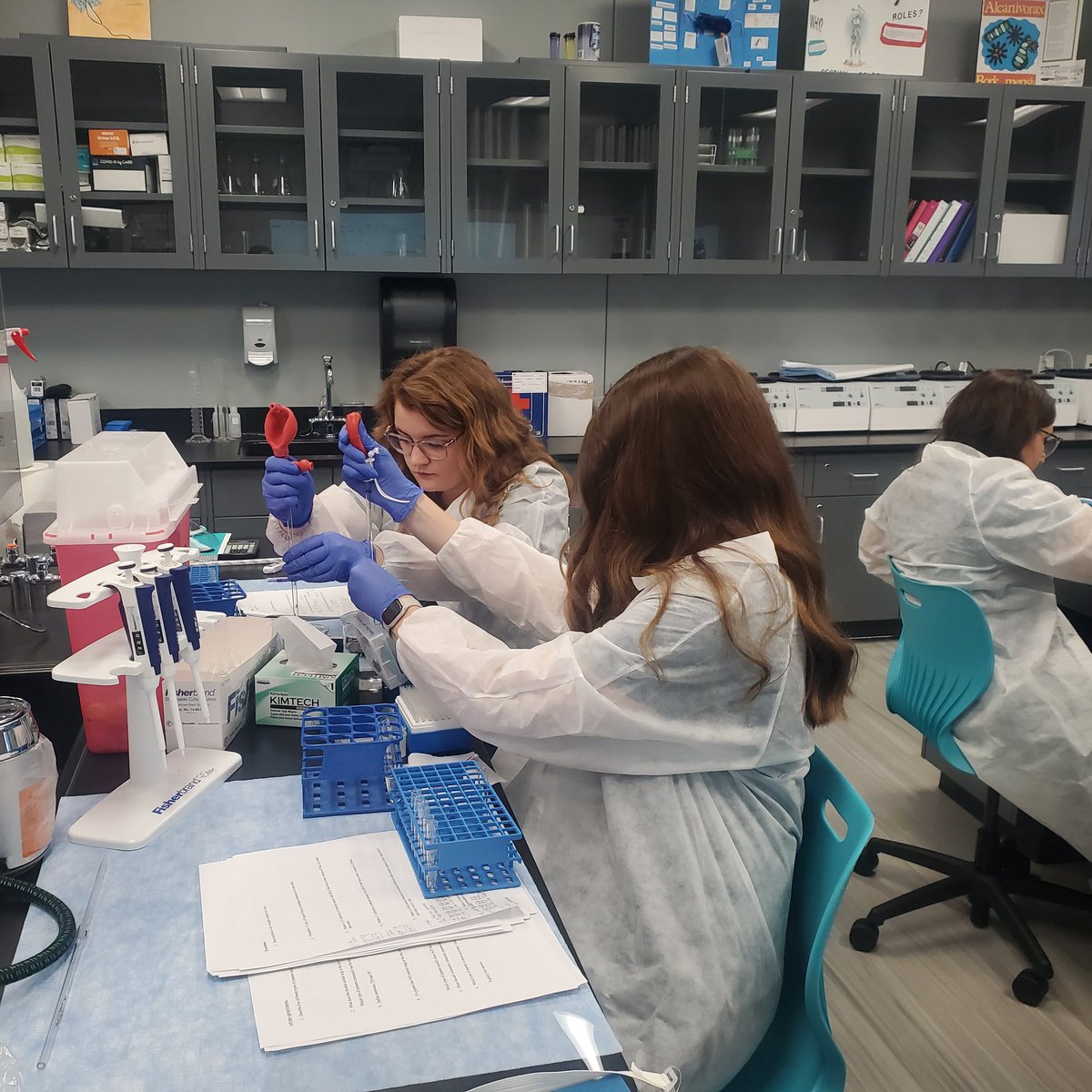DrLedfordWaters's tweet photo. Working hard on serial dilutions in the MLT lab at SKYCTC #IAMASCLS #lab4life #labheros https://t.co/cWJeWXfLL6