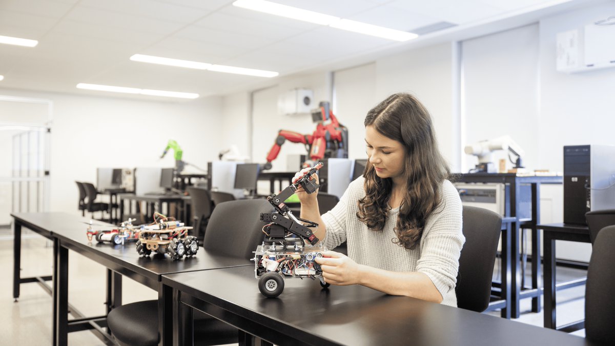 #UofG's new mechatronics engineering major will equip students to design intelligent systems like drones, smart appliances, and self-driving vehicles by integrating AI, machine learning, and multiple engineering disciplines.

Learn more: uoguel.ph/788pn