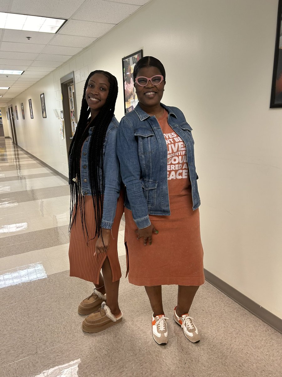 Great minds think alike!  Twinning with one of my faves, Ms. Hall! <a href="/APSHAES/">Harper-Archer Elementary School</a>