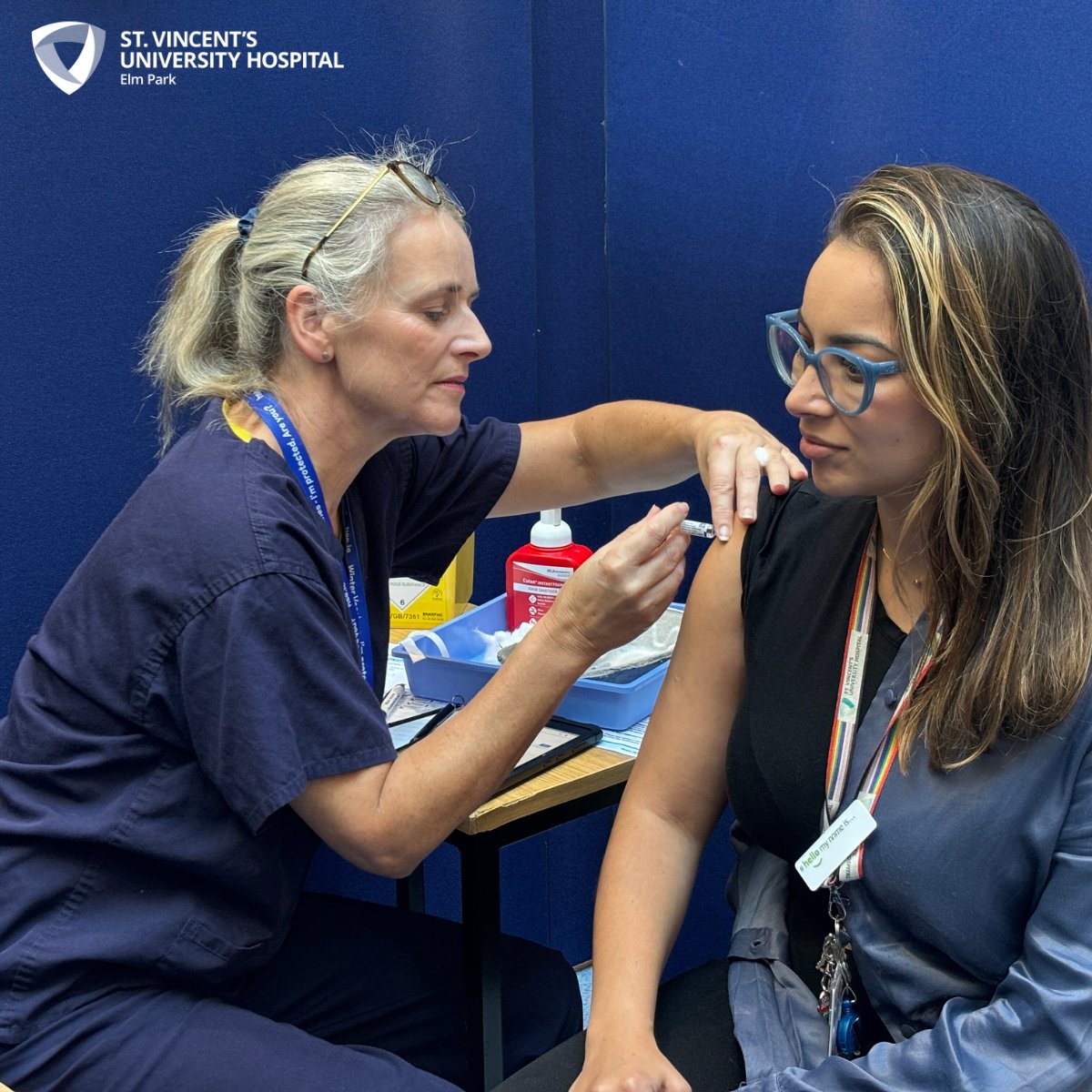 svuh's tweet photo. This week, we’ve teamed up with @HSELive @Ch6East to offer #Flu and #COVID19 vaccines to our staff at #SVUH! By getting vaccinated, we’re protecting our patients and visitors—please do the same and get vaccinated too! 💉 Big thanks to all involved! #StayProtected #GetVaccinated https://t.co/5rmcYaou2q