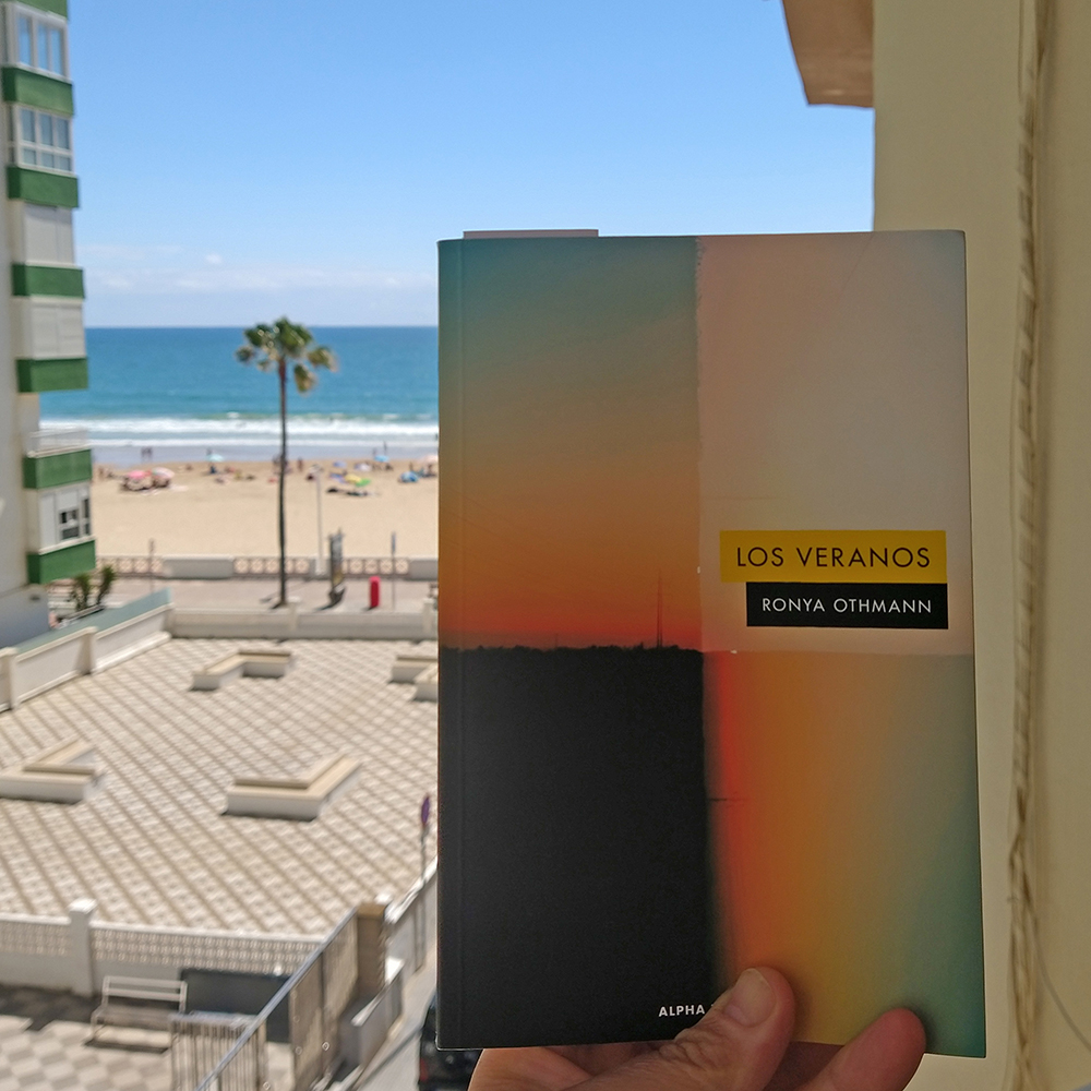 ilyatopper's tweet photo. El #librolunes.
Hoy: "Los veranos"
Autora: Ronya Othmann @OthmannRonya
Editorial: @alphadecayed
Año: 2020 (2024 en España)
Traducción del alemán: Belén Santana
·
Atrezzo: Cádiz, verano https://t.co/25RoQrAtFb