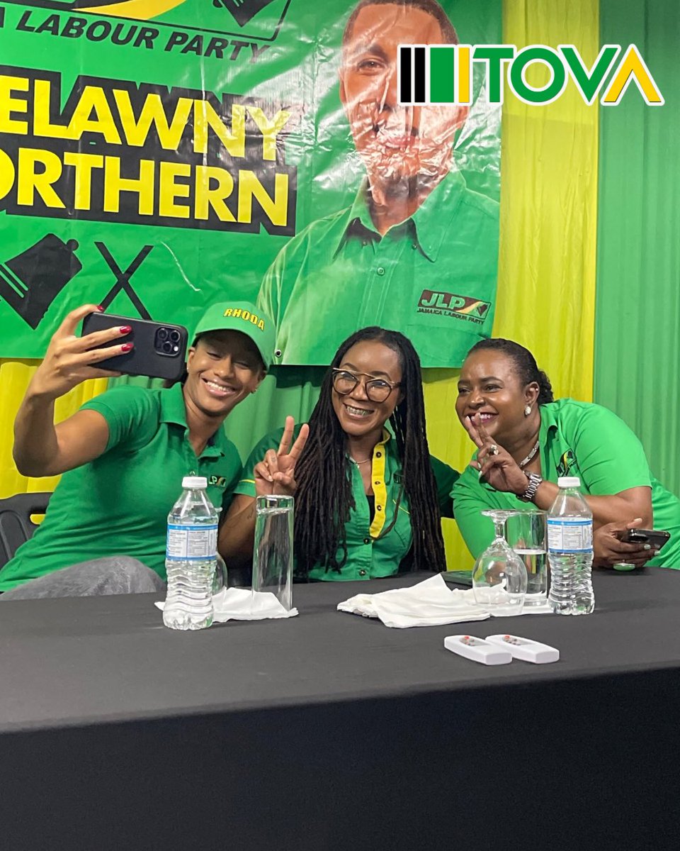 Tova_Hamilton's tweet photo. The energy was off the charts at the Wakefield Primary and Infant School for the divisional conference! Check out some of the moments we captured so you can experience it too!
#TrelawnyNorthern #RoadToRecovery #WakefieldDivision #DivCon2024 #DivisionalConference https://t.co/mdFQhwseEb