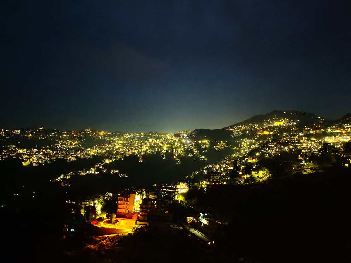 omar_mzfr's tweet photo. The magic of mountains after the sunset where every light tells a story #HimalayanCharm #NightVibes https://t.co/0JyXjFpjH1
