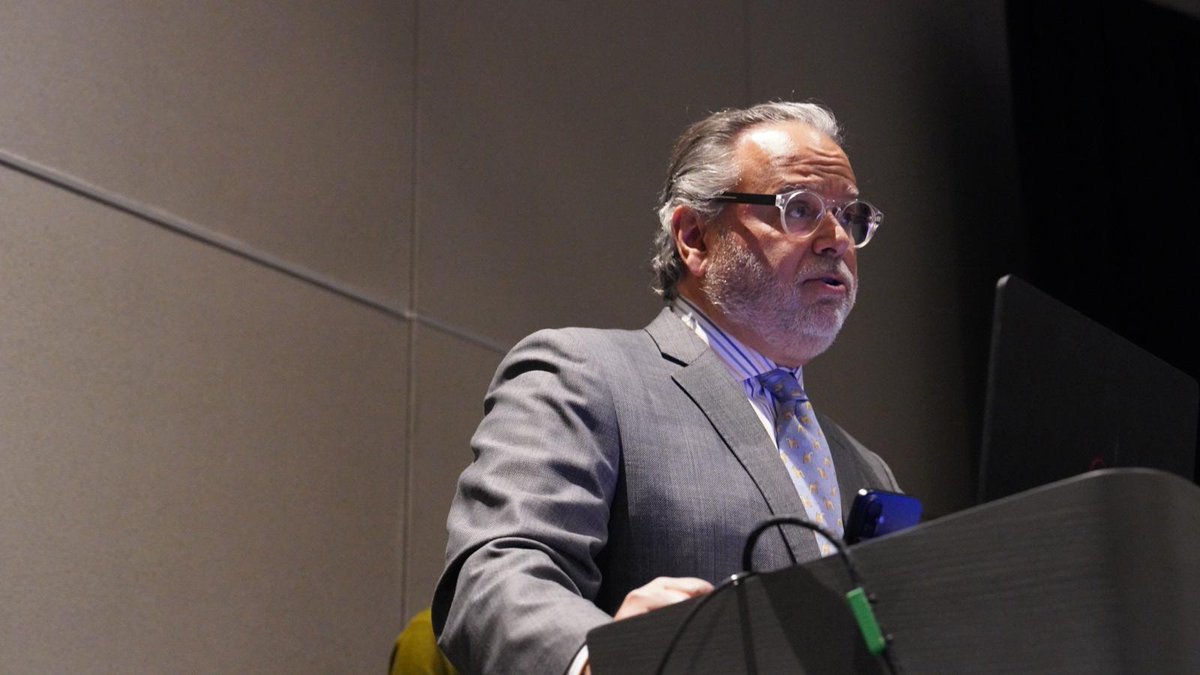 USMBDA's tweet photo. MBDA Senior Counselor Leopoldo Martinez (@lecumberry) kicks us off with an introduction to the opportunity gap in MBE access to funding.
#NMSDCConference #DefiningNewNorms #MEDWeek2024 https://t.co/AB5rOVPlhD