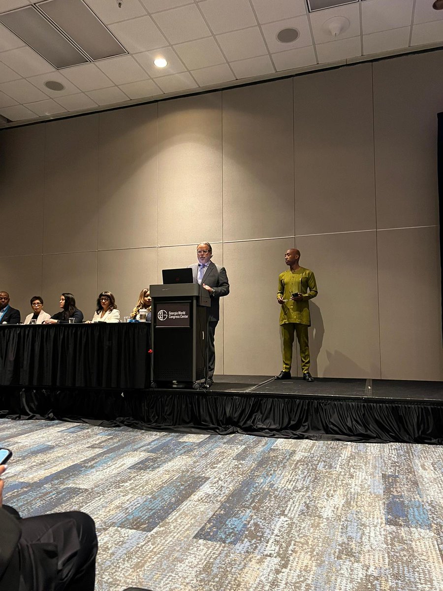 USMBDA's tweet photo. MBDA Senior Counselor Leopoldo Martinez (@lecumberry) kicks us off with an introduction to the opportunity gap in MBE access to funding.
#NMSDCConference #DefiningNewNorms #MEDWeek2024 https://t.co/AB5rOVPlhD