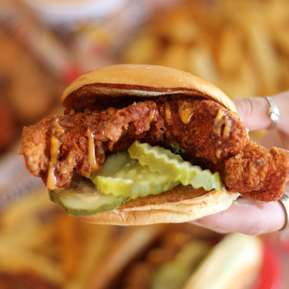 A visit to <a href="/hotchickendaves/">daveshotchicken</a> is the best way to start the week‼️🐓