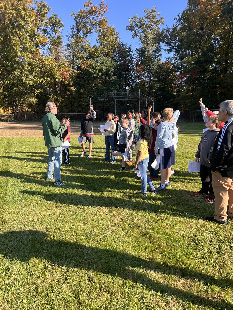 Perfect day to get outside and do some interactive classwork about the planets distance from the sun! <a href="/LEelementary/">Lee Eaton Intermediate Knights</a> #NordoniaRocks