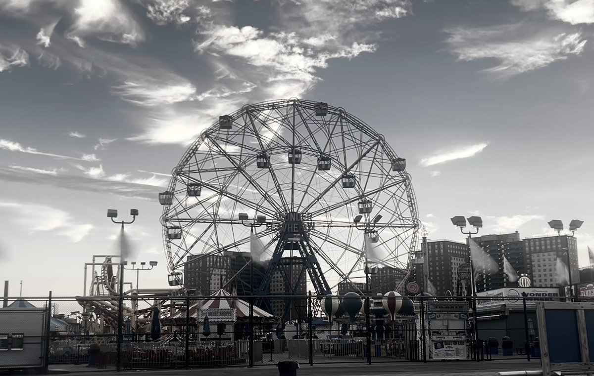 timvarian's tweet photo. #coneyisland #brooklyn #NewYorkCity #MorningRush #MorningVibes #NaturePhotograhpy #naturelovers #wonderwheel #beachfun #CityofDreams #newyorker #photooftheday #sunrisephotography #newyorkstateofmind #brooklynphotography https://t.co/67zt7Y1ztq
