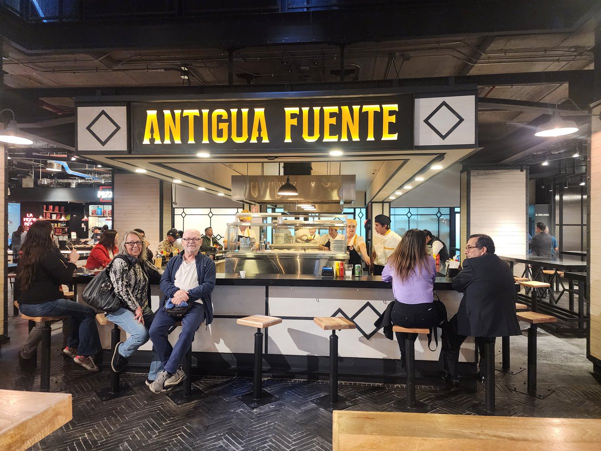 Y por fin, abrimos en el MUT, en tobalaba con apoquindo.
CON TODA LA FUERZA PARA EMPRENDER.