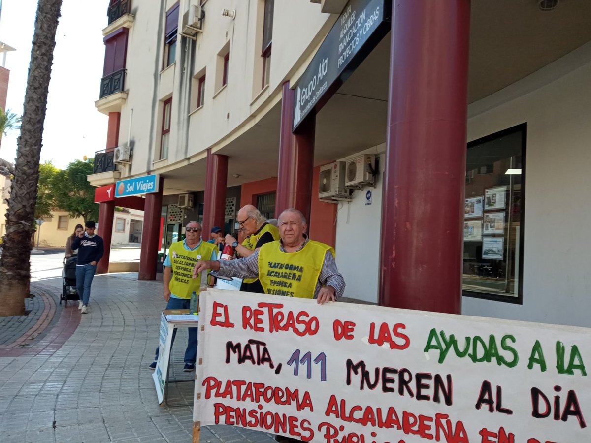 Concentración de hoy 21/10/24 en Nueva Alcalá con buena participación. Hoy además nos ha visitado la cadena de T V vivamovil. A la que agradecemos su presencia