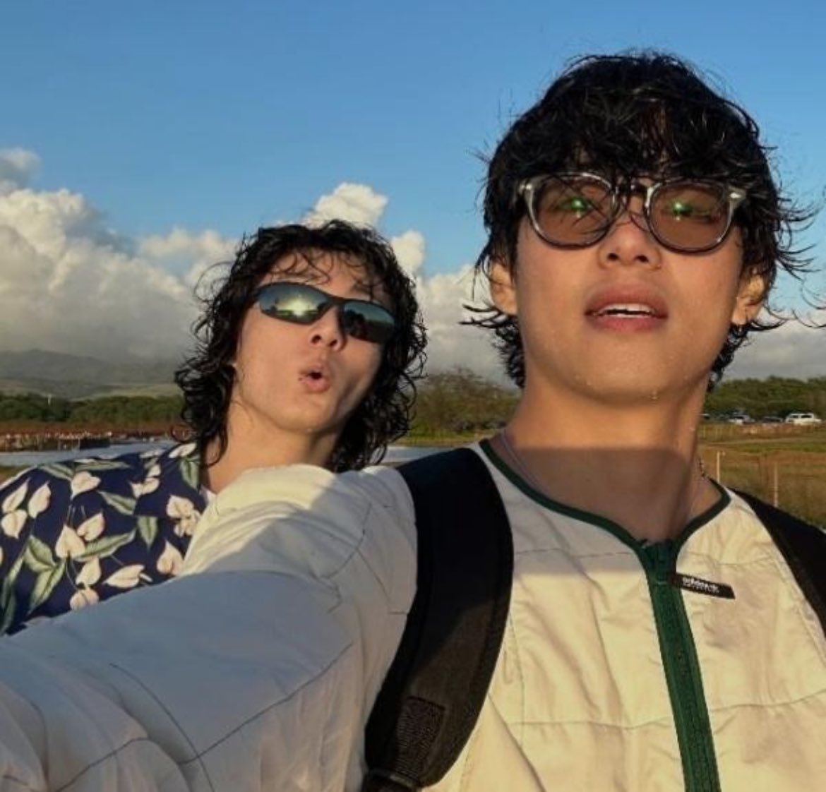 tkcoree's tweet photo. ‘taekook hawai’ is the hardest taekook launch of this year that it got haters down bad too till date while they’re still in denial to accept it. hail our queeen tk hawai y’all. 😮‍💨💗 https://t.co/fvsHbUmLFn