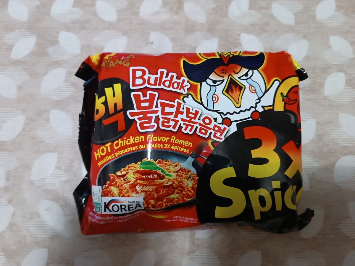 DrioAkuma's tweet photo. I started to cook the first round of spicy noodles that I'm gonna eat in a few on stream for the first 10 subs goal https://t.co/t1bKvX5ri8