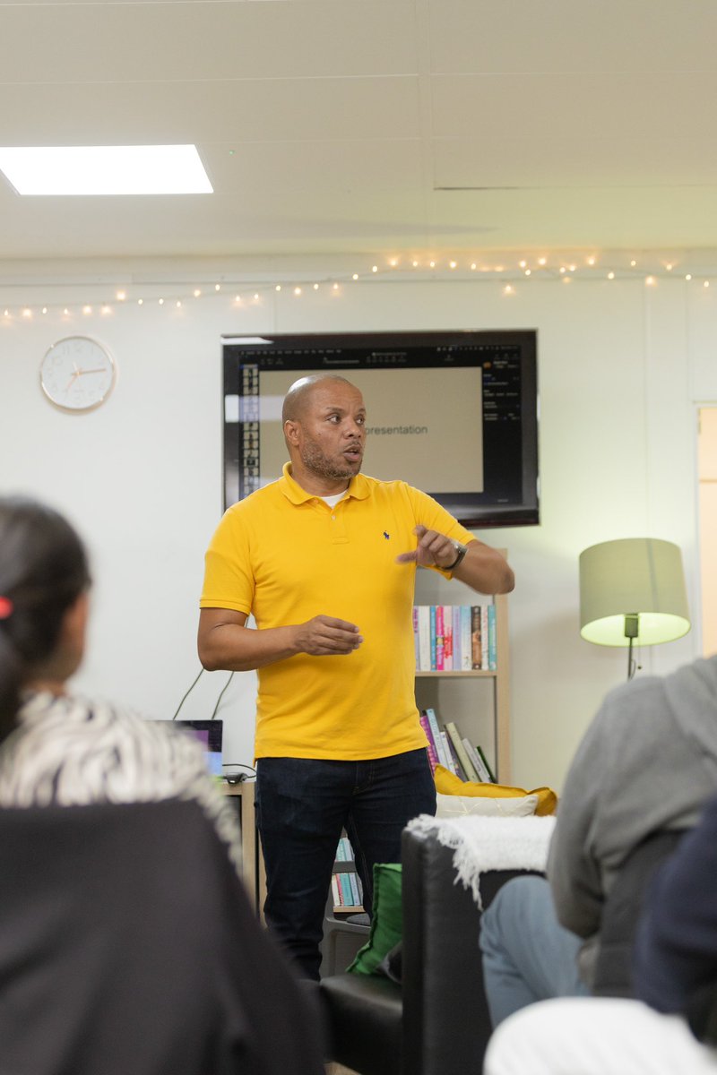 Lee Townsend tweet media