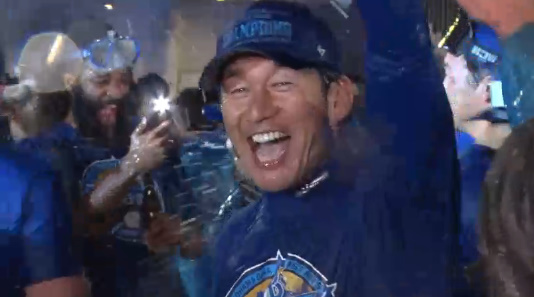 desoku's tweet photo. 【朗報】三浦大輔監督、過去最高に楽しそうな笑顔 https://t.co/CbeXwhBsGp #baystars #npb
