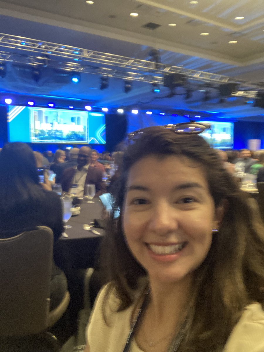 Diane Fox tweet media