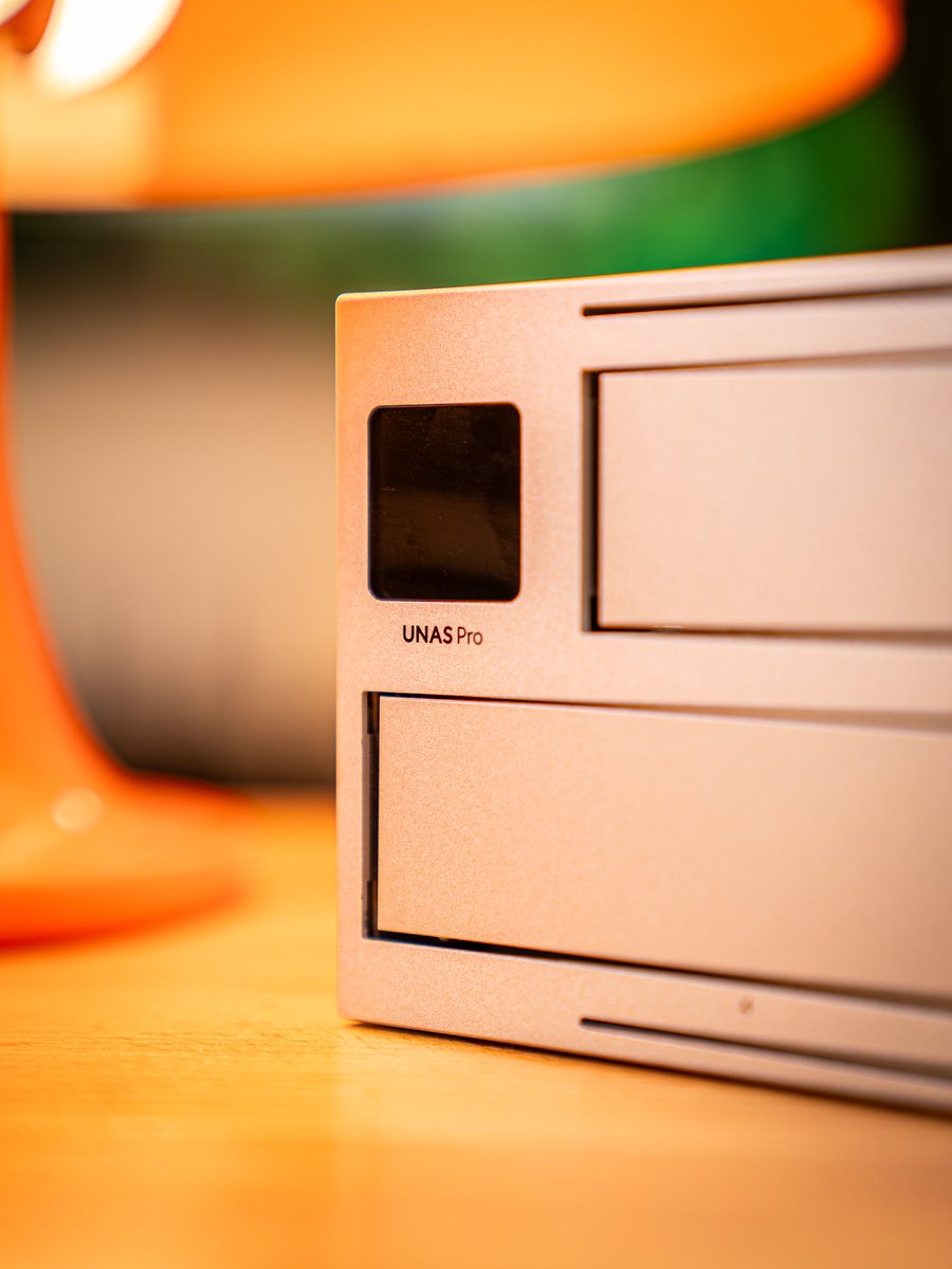 TechFlowTweets's tweet image. What’s this? A NAS from @Ubiquiti - we can’t believe it either 🤝 Were working on a video, what do you want to know?