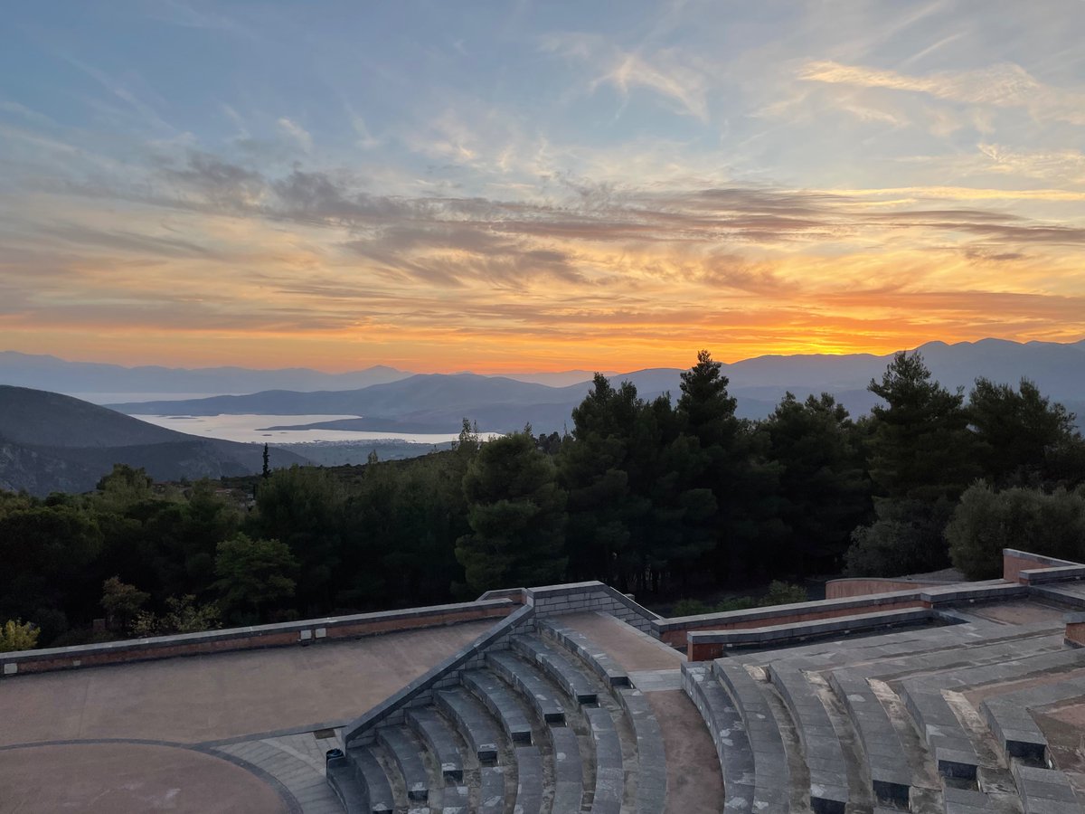 KateGQuinlan's tweet image. And as the sun sets on the third day of the #GreeKLF meeting in Delphi, it is time to head off to celebrate at the Closing Dinner & Party! @UNSWBABS @MerlinCrossley @manan_s9