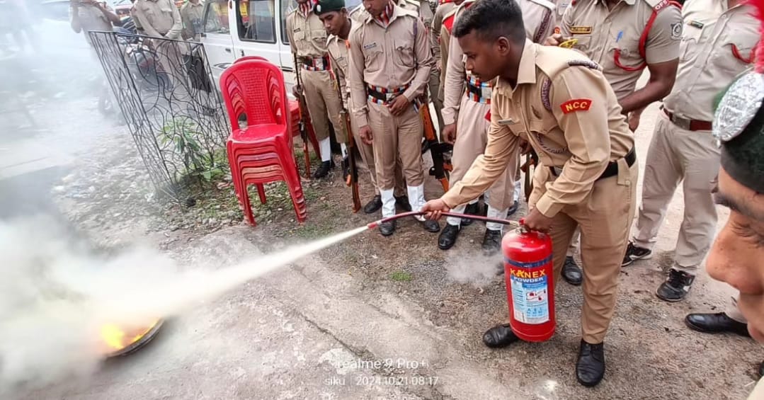 stewartsc_44ncc's tweet photo. The cadets of SSC,Cuttack attended the Azad Hind Fauj Foundation Day programme held at Smt. Nandini Satapathy Memorial Trust, Pithapur &amp; also presented GoH to the National Flag. The event also included a phenomenal display of firefighting procedures by Fire Safety Department,CTC. https://t.co/q8AXKKz9CB