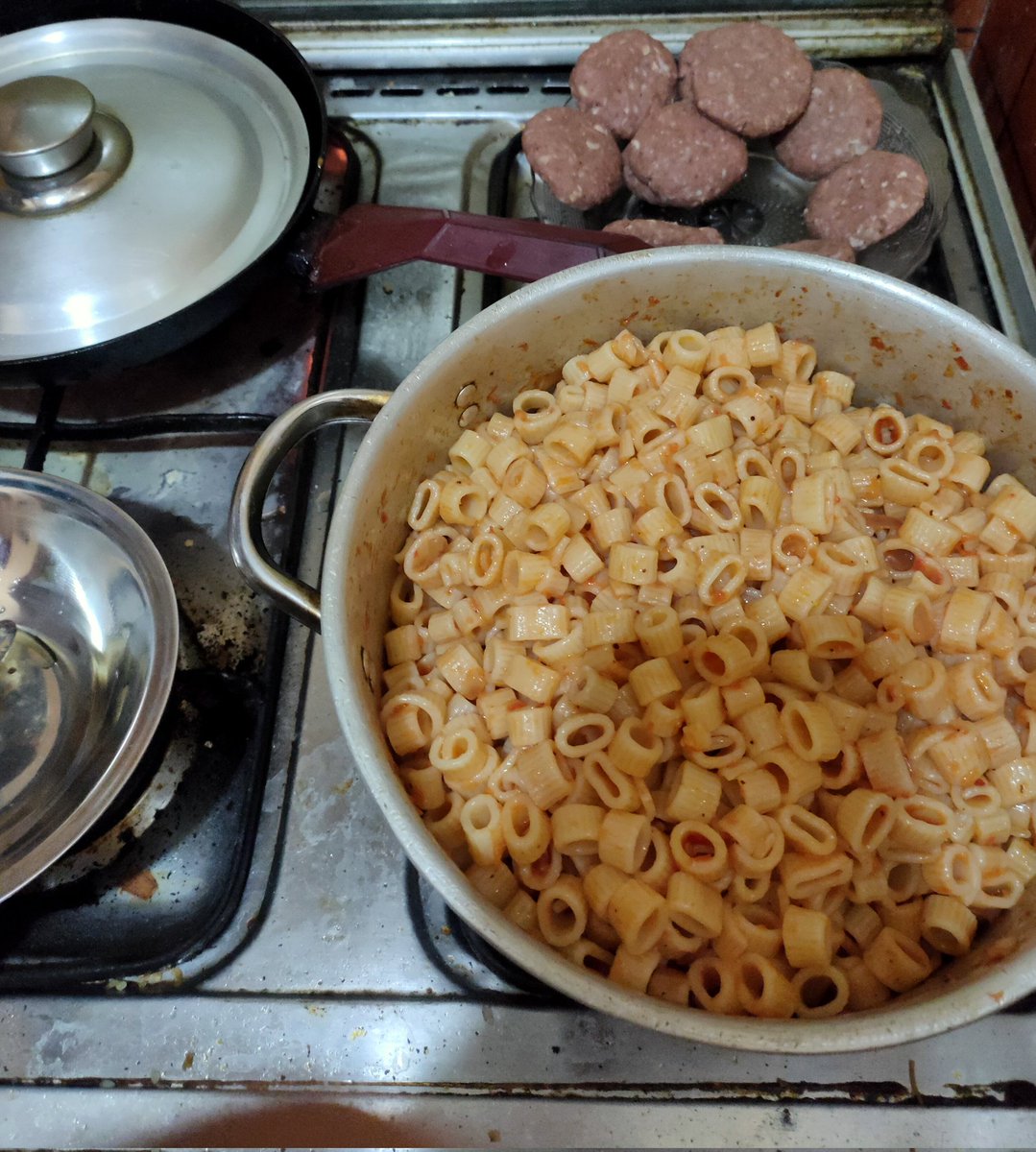 Abdallah_Chiesa's tweet photo. اممممممممممممممم 🤤😋 https://t.co/QkuJUtqa7G