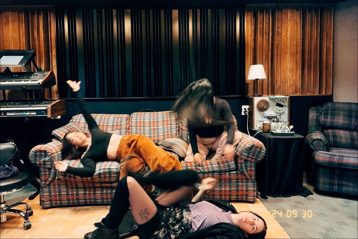NEPTUNA (@neptunamusic) on Twitter photo Ya volvimos y traemos con nosotras un nuevo álbum. Seguimos trabajando en él, pero queremos agradecer a <a href="/eric/">Eric Anderson</a>.padget por ser tan generoso y hacer tan cómodo este proceso de grabación en su estudio @recreationalpsychoacousticslab esto es un gran regalo. 🧡🧡🧡 Ya volvimos y traemos con nosotras un nuevo álbum. Seguimos trabajando en él, pero queremos agradecer a <a href="/eric/">Eric Anderson</a>.padget por ser tan generoso y hacer tan cómodo este proceso de grabación en su estudio @recreationalpsychoacousticslab esto es un gran regalo. 🧡🧡🧡