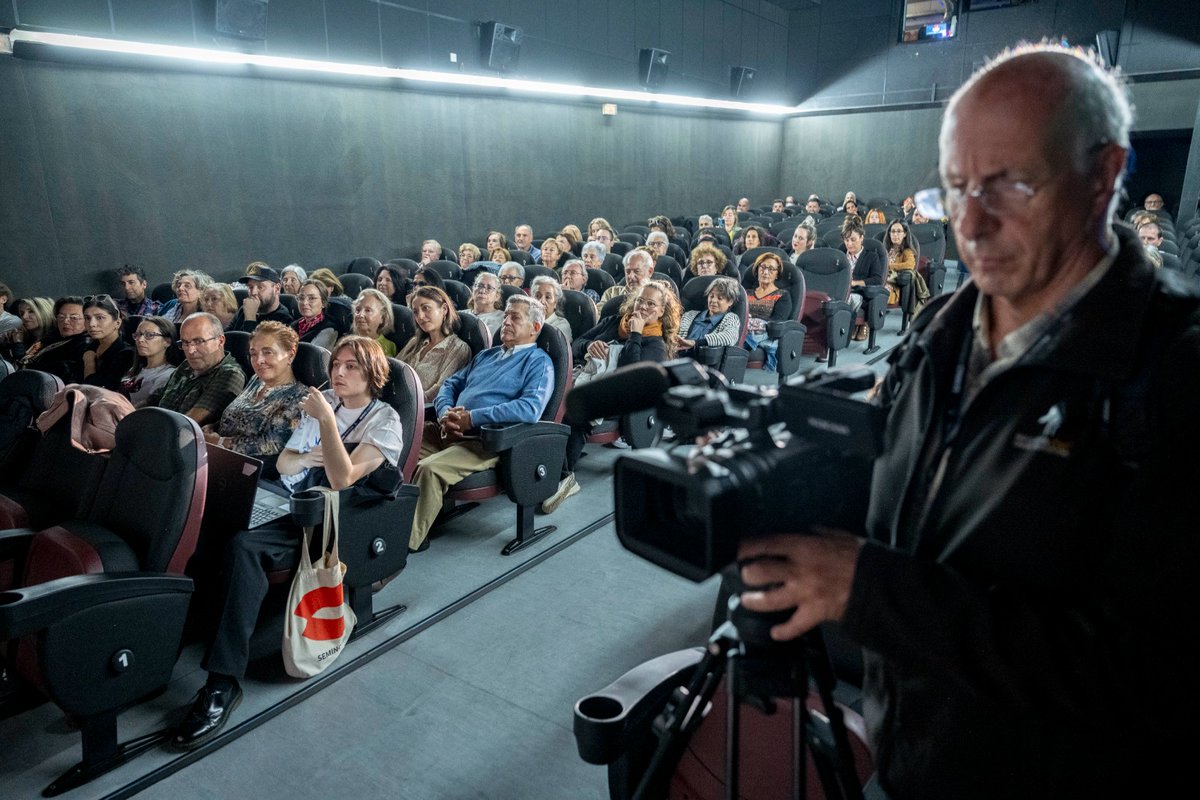🎥 ‘Ático AB’, ‘Ciclos’, ‘La culpable’, ‘Yo, mi, me, conmigo’ y ‘Un día perfecto’ son las cinco historias protagonistas de QUERCUS; cinco historias que buscan emocionar al espectador a través de cinco perspectivas diferentes de ver la vida.⁣
⁣
🎬 La directora de la Filmoteca de