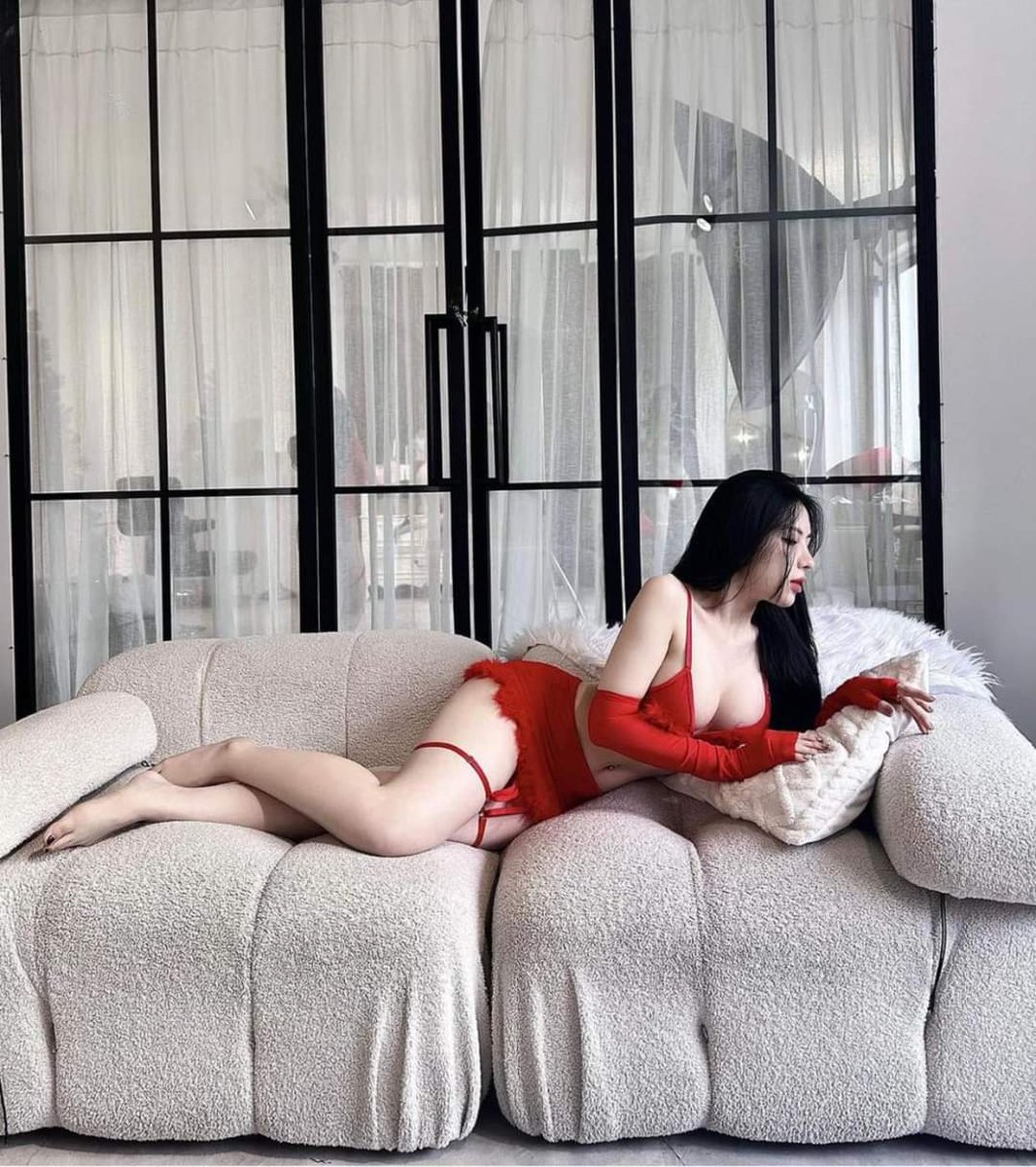Bemindayo0's tweet photo. nứng cặc không ib linh đi 🙄 linh giúp cho bắn nè tại linh cũng nứng lắm rùi https://t.co/mlsKcxe73V