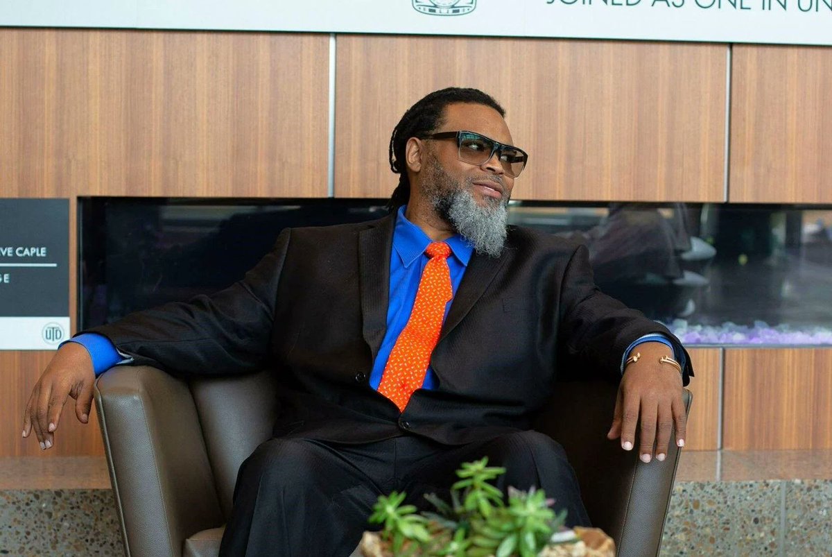 UTDEPPS's tweet image. 📰 New Story Alert: Wellington Park To Be Renamed After Late Scholar Dr. Rodney Andrews

🔗 utd.link/2lg

#EPPS #UTDallas #wellingtonpark