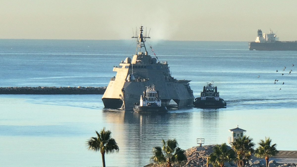 WarshipCam's tweet photo. USS Mobile (LCS 26) Independence-variant littoral combat ship coming into Seal Beach, California - October 21, 2024 #ussmobile #lcs26
SRC: TW-@BulletOneOneTwo https://t.co/4h5urXhdjG