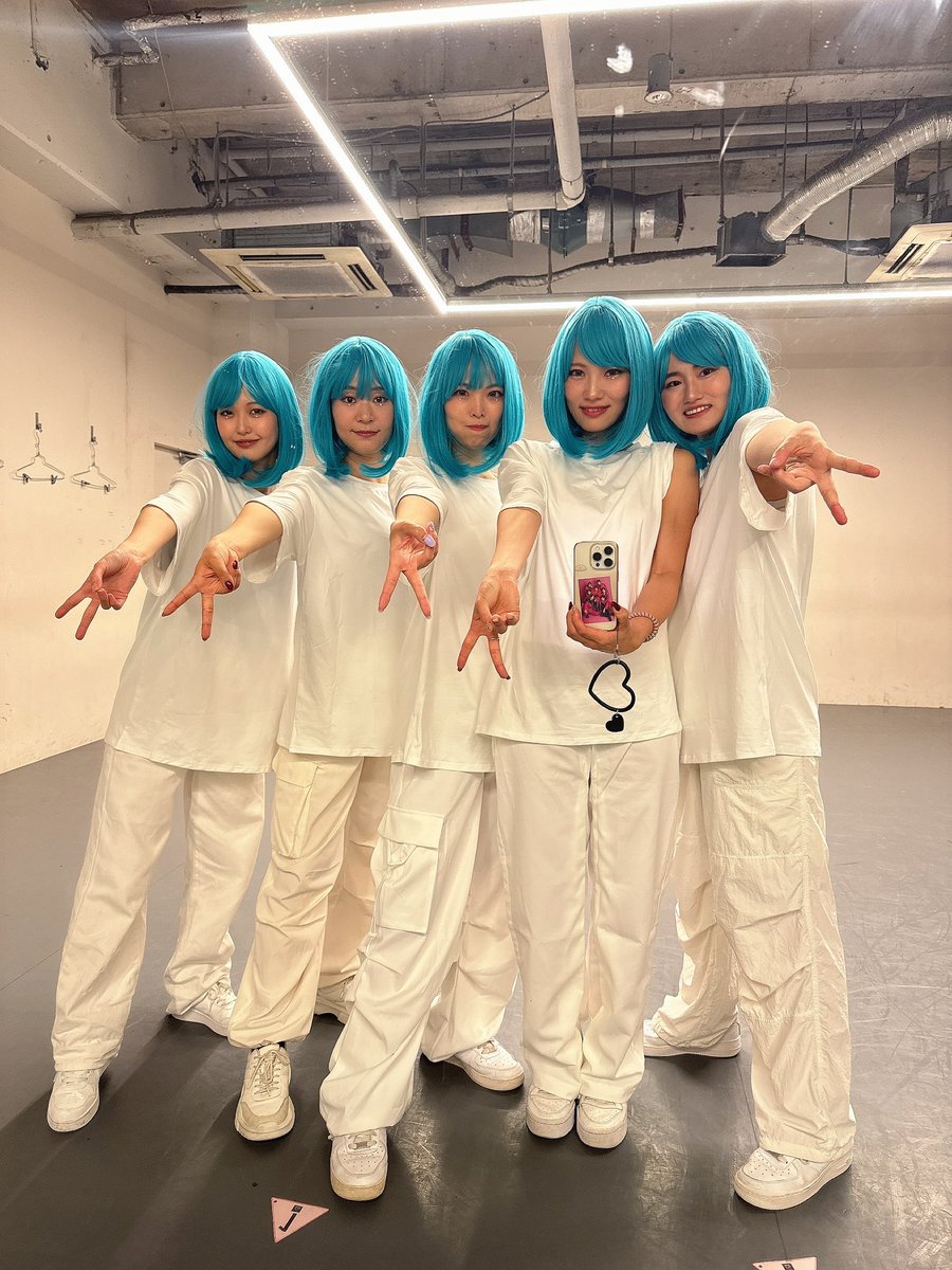 Chilling7_7's tweet photo. 久しぶりのちりんぐで
撮影でした〜ヾ(*´∀｀*)ﾉ
@dancecoverlab だんらぼさん
撮影ありがとうございました！
完成とても楽しみにしてます❤️❤️🫶
時間なくてかなりバタバタでしたが💦
めちゃめちゃ楽しかったです♡
またよろしくお願いします🙇‍♀️
お疲れ様でした❣️
りまちゃん助っ人ありがとう🥹✨ https://t.co/YYkWmz2uJu