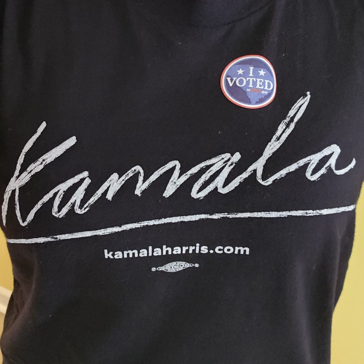 Post a picture in the comments if you voted early today! #DoneOnDay1