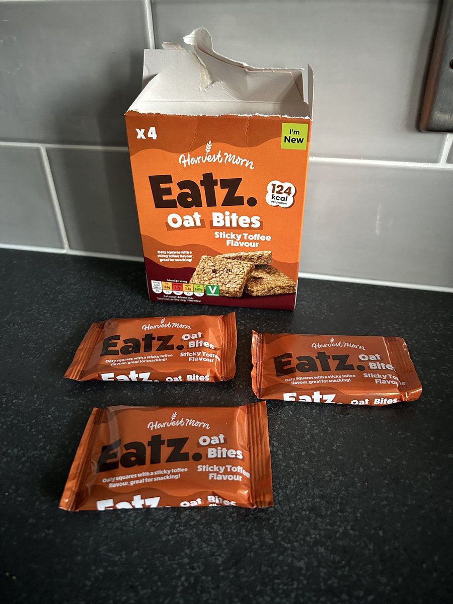 NicJSchofield's tweet photo. @AldiUK just opened this box to find 3 packets when there’s meant to be 4. Not happy https://t.co/oqfUzoEAvl