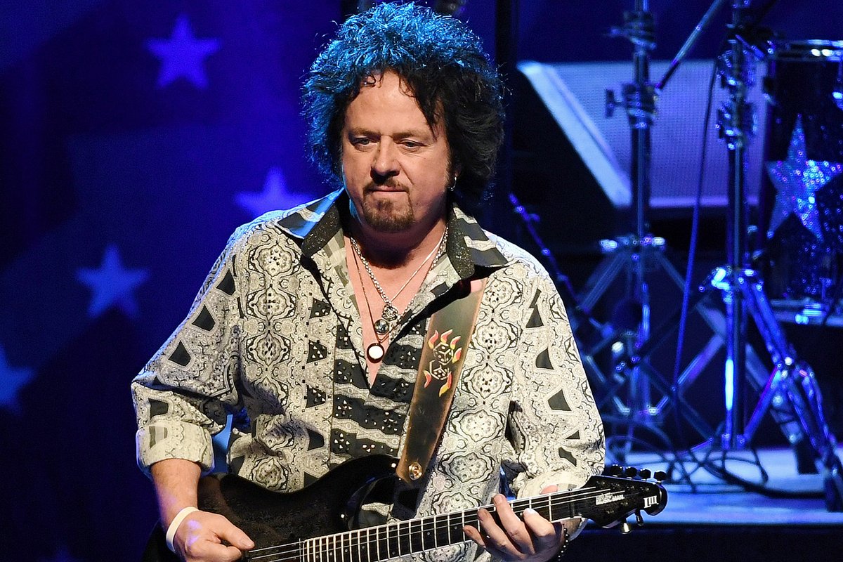The rains down in Africa are to be blessed and I've got #Toto guitarist #SteveLukather joining me on tonight's show!

I'll also be joined by #TeenageFanclub, Eric Slick, Hollis Brown, and head back to #GilmoreGirls for TV In The Radio.

6p ET on <a href="/WFPK/">WFPK</a>